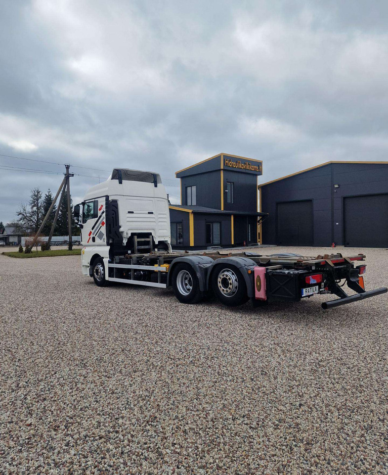MAN TGX 26.420 - Container transporter/ Swap body truck: picture 3 MAN TGX 26.420 - Container transporter/ Swap body truck: picture 3