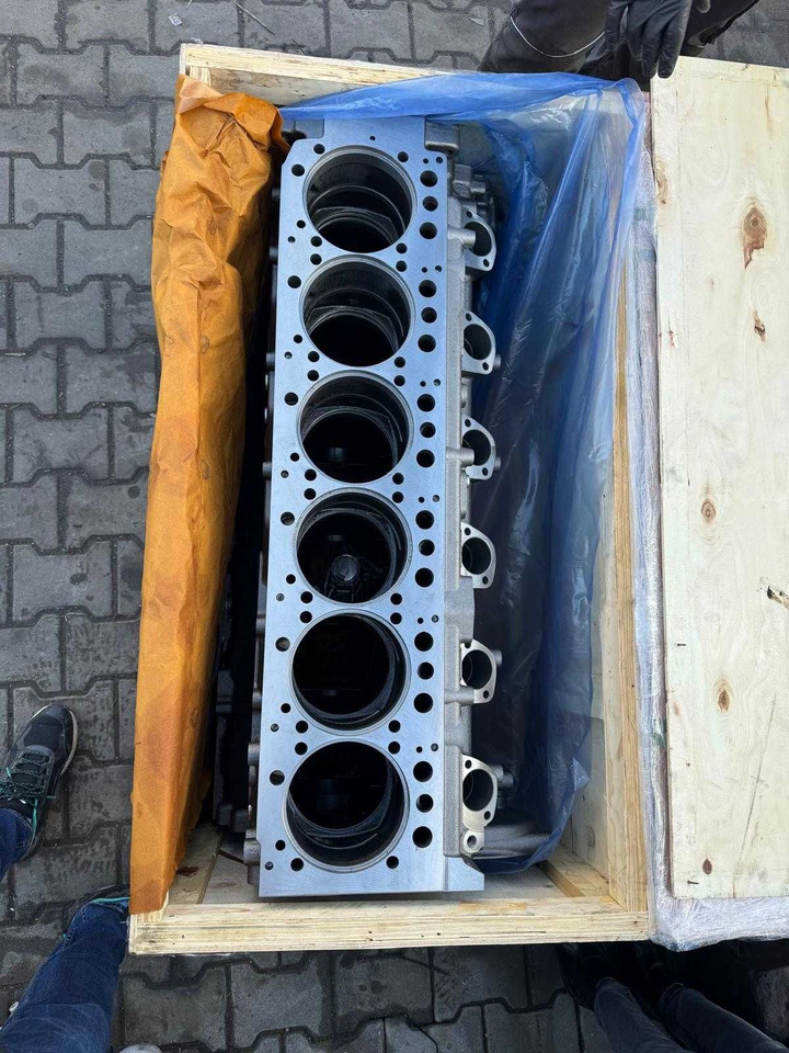 Blok NOWY! do silnika Mercedes om 460 JAGUAR ROPA CLAAS - Engine: picture 1 Blok NOWY! do silnika Mercedes om 460 JAGUAR ROPA CLAAS - Engine: picture 1