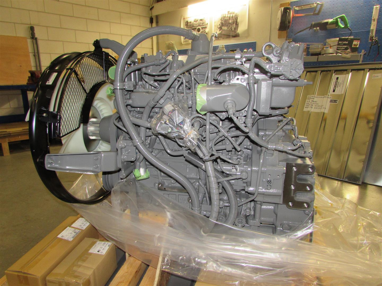 Isuzu 4HK1XYSA-01 - 02 - 04 - Engine for Excavator: picture 2 Isuzu 4HK1XYSA-01 - 02 - 04 - Engine for Excavator: picture 2