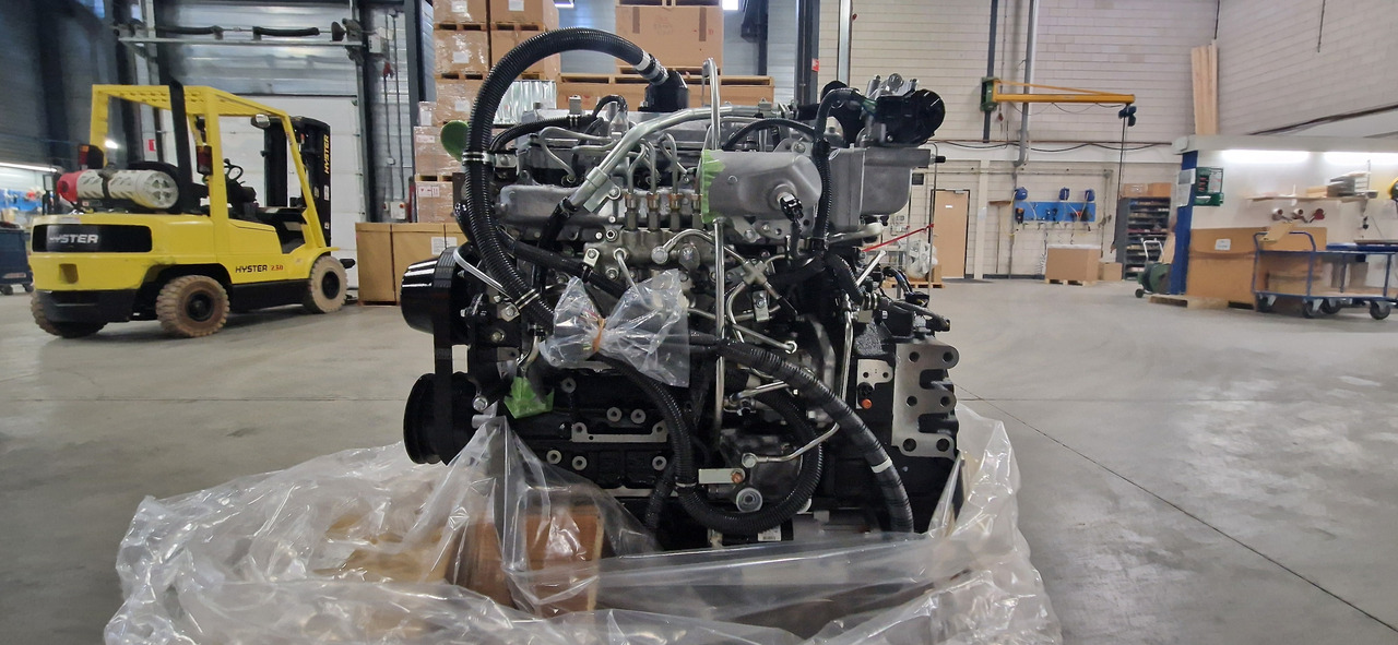 Isuzu 4HK1XYSJ-01-02-03 - Engine for Excavator: picture 1 Isuzu 4HK1XYSJ-01-02-03 - Engine for Excavator: picture 1