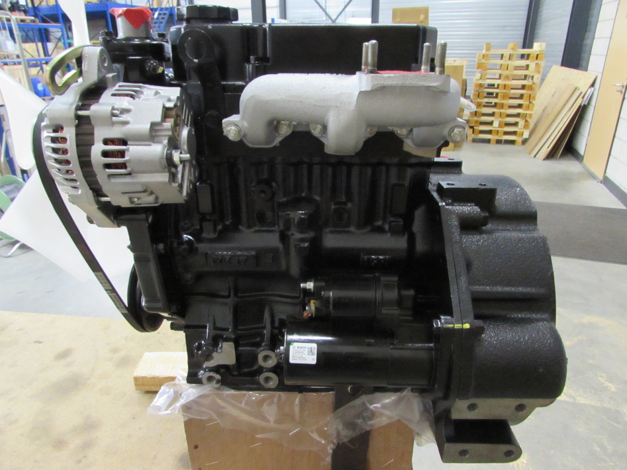 Mitsubishi NEW engine S3L2-Z562SD / S3L2-61SD - Engine for Other machinery: picture 2 Mitsubishi NEW engine S3L2-Z562SD / S3L2-61SD - Engine for Other machinery: picture 2