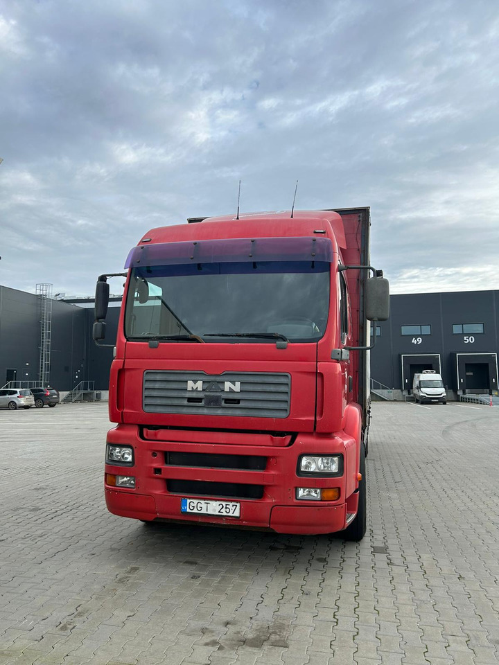 MAN TGA 18.310 - Curtain side truck: picture 1 MAN TGA 18.310 - Curtain side truck: picture 1
