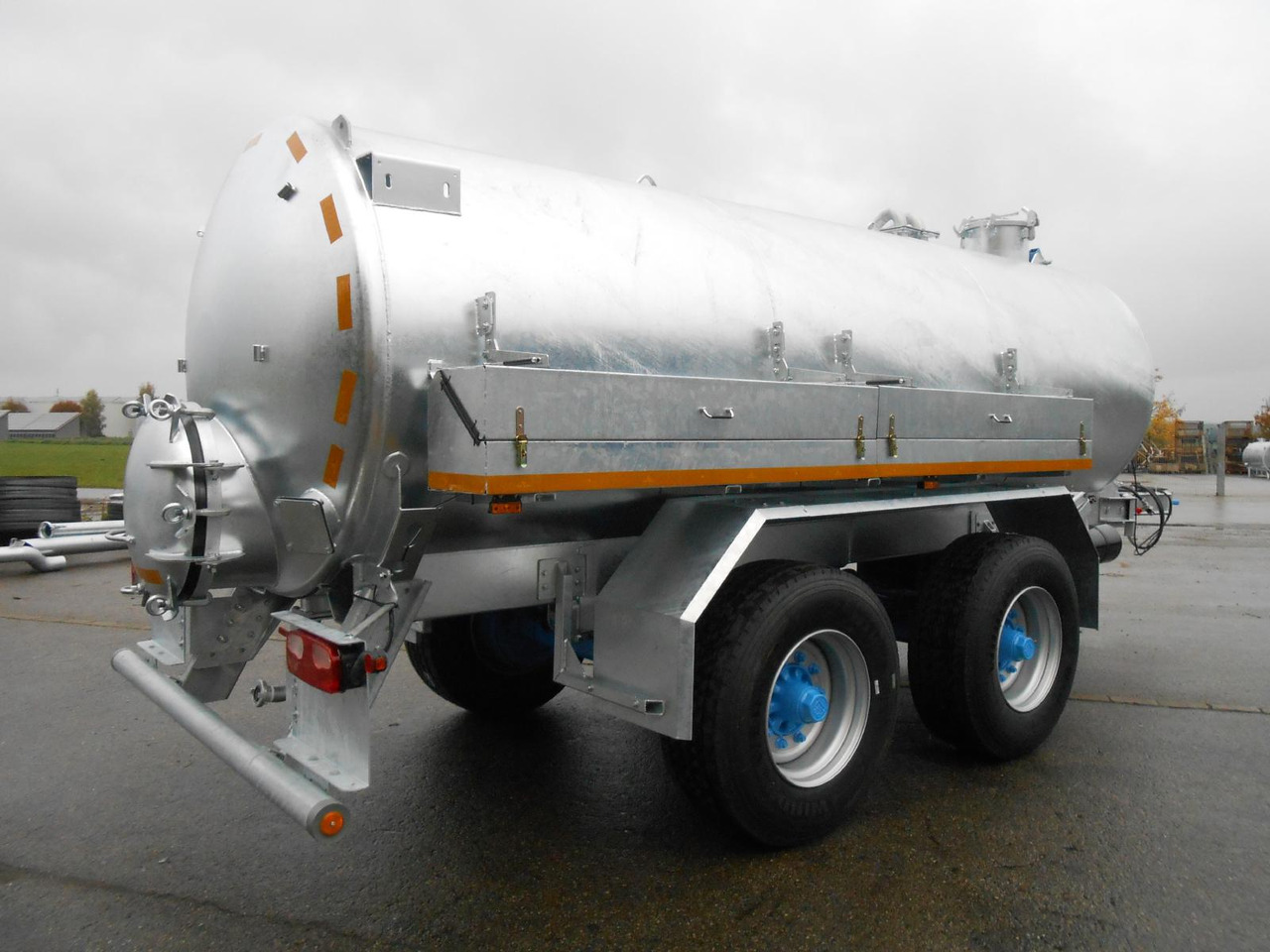 M-Vac 12000l / Wasserfass M-Vac 12000l (12m³) Wasserfass / Wassertank mit 80 km/h Zulassung - Tanker trailer: picture 2 M-Vac 12000l / Wasserfass M-Vac 12000l (12m³) Wasserfass / Wassertank mit 80 km/h Zulassung - Tanker trailer: picture 2