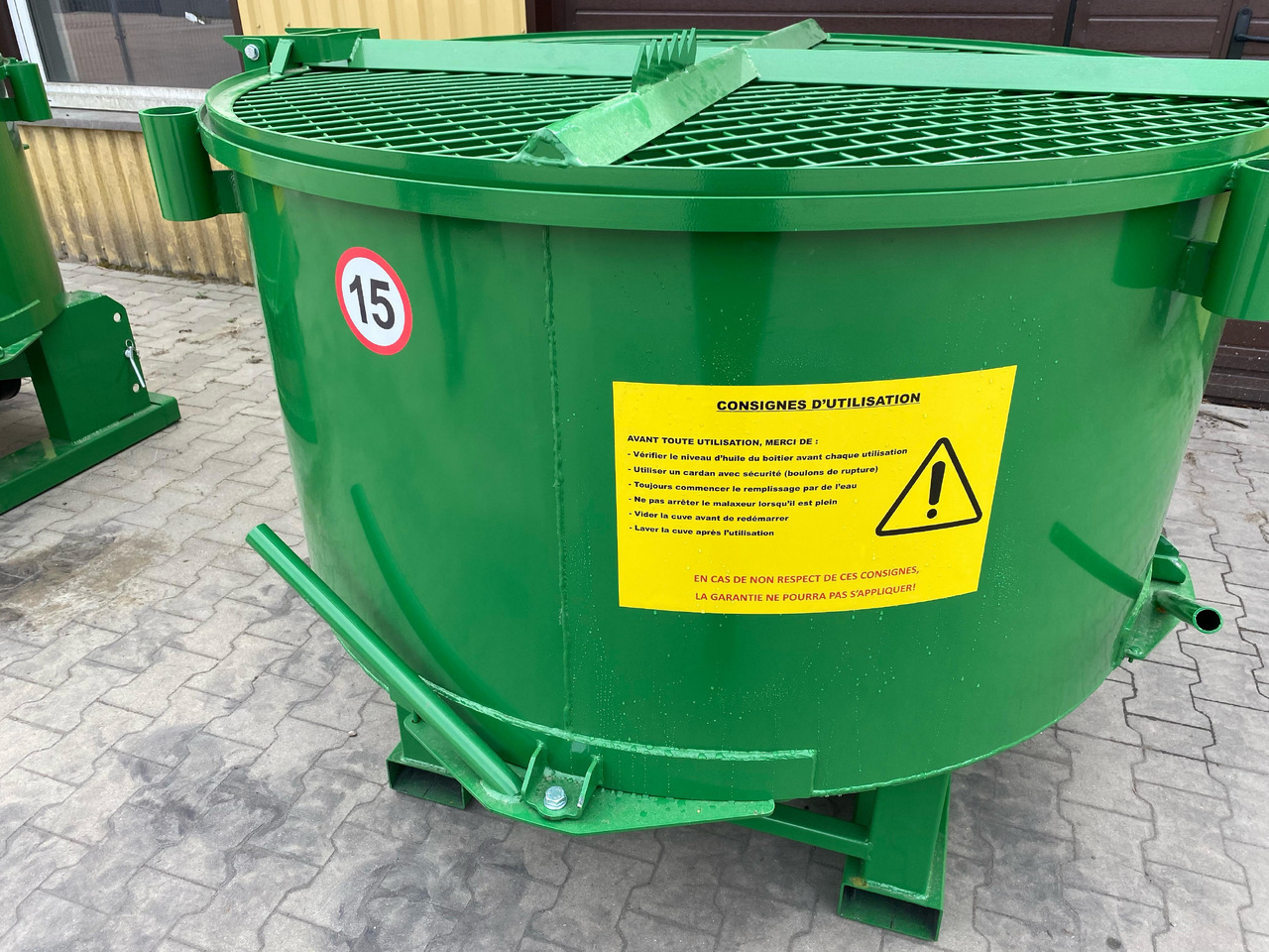 DC Betonmischer / Hydraulic concrete mixer / Malaxeur à béton hydraulique / Betoniera / Бетономешалка с гидравлическим приводом / Betoniarka hydrauliczna 800 l - Cement mixer: picture 5 DC Betonmischer / Hydraulic concrete mixer / Malaxeur à béton hydraulique / Betoniera / Бетономешалка с гидравлическим приводом / Betoniarka hydrauliczna 800 l - Cement mixer: picture 5