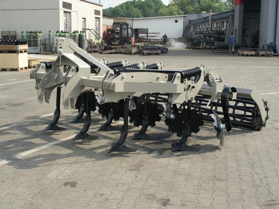 ROLEX Flügelschargrubber / Stubble cultivator / Dechaumeur à dents / Aratri stoppiatori / Стерневой культиватор / Agregat podorywkowy 3 m - Cultivator: picture 1 ROLEX Flügelschargrubber / Stubble cultivator / Dechaumeur à dents / Aratri stoppiatori / Стерневой культиватор / Agregat podorywkowy 3 m - Cultivator: picture 1