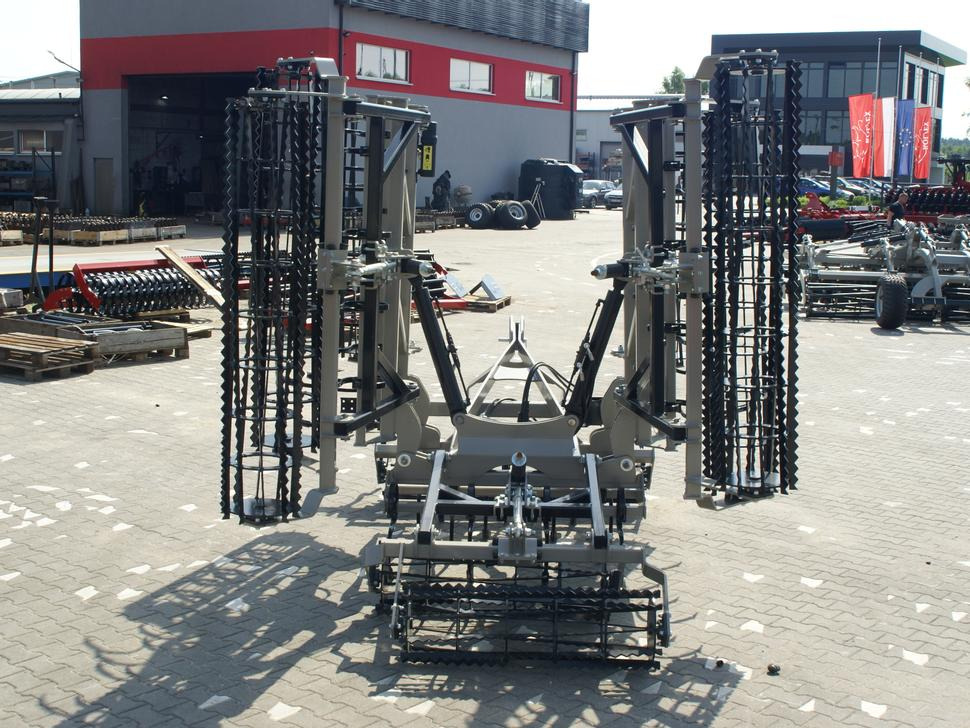 ROLEX Saatbettkombination / Hydraulically cultivator / Vibroculteur / Aggregato di coltivazione /  Почвообрабатывающий гидравлический складывающийся агрегат / Agregat uprawowy hydraulicznie składany - Cultivator: picture 5 ROLEX Saatbettkombination / Hydraulically cultivator / Vibroculteur / Aggregato di coltivazione /  Почвообрабатывающий гидравлический складывающийся агрегат / Agregat uprawowy hydraulicznie składany - Cultivator: picture 5