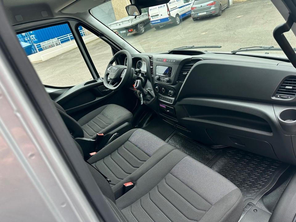 Algema IVECO FESTPLATEAU + Planenaufbau 3,6 to Nutzlast - Car transporter truck, Commercial vehicle: picture 5 Algema IVECO FESTPLATEAU + Planenaufbau 3,6 to Nutzlast - Car transporter truck, Commercial vehicle: picture 5