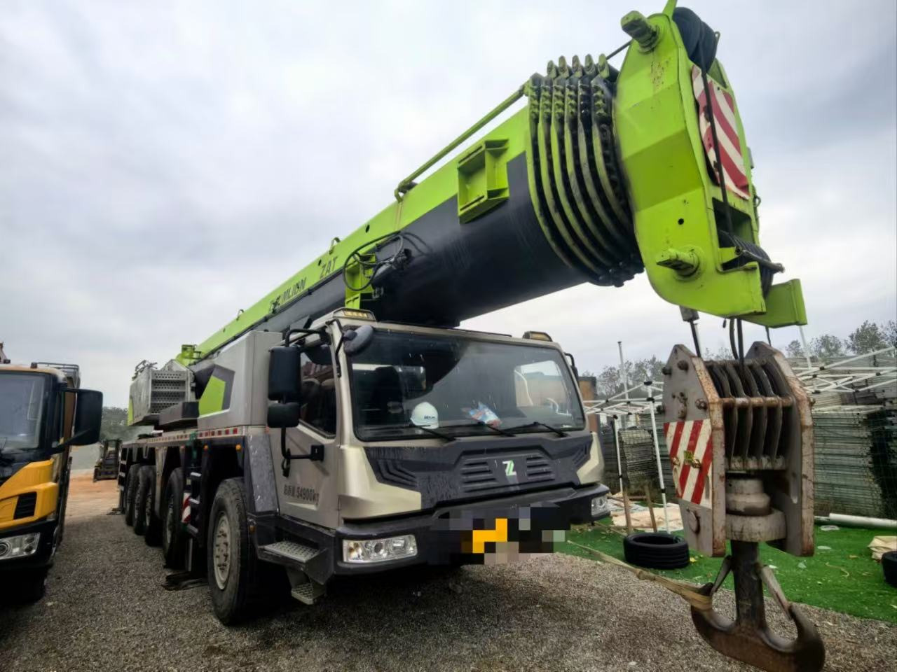 ZOOMLION 200E7 - All terrain crane: picture 1 ZOOMLION 200E7 - All terrain crane: picture 1