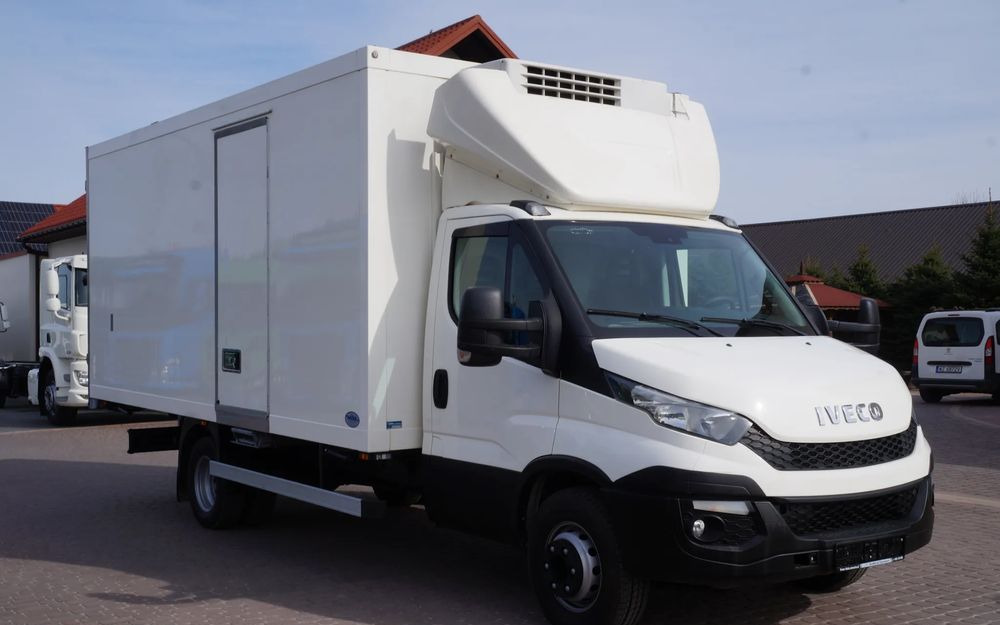 Iveco DAILY 70c17 CHŁODNIA 5 m Thermo king V-500 MAX Wzorowy Stan - Refrigerated truck: picture 2 Iveco DAILY 70c17 CHŁODNIA 5 m Thermo king V-500 MAX Wzorowy Stan - Refrigerated truck: picture 2