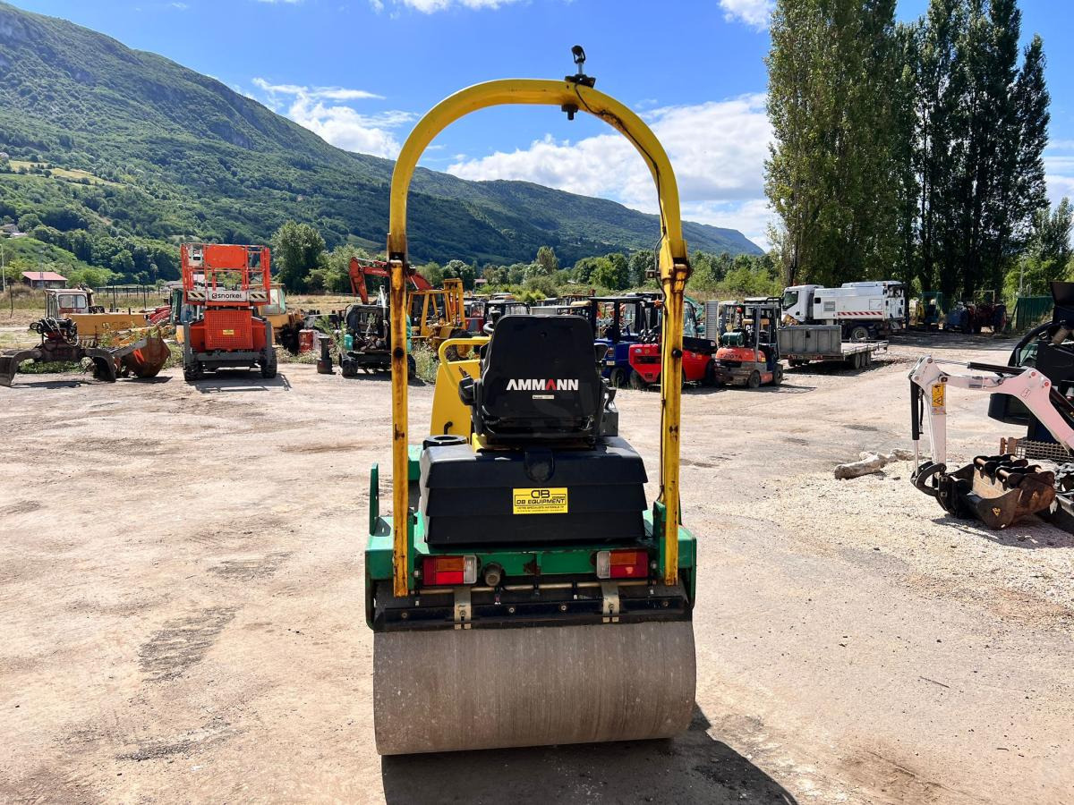 Ammann COMPACTEUR AV26-2 ROULEAU TANDEM VIBRANT ARTICULÉ - Mini roller: picture 2 Ammann COMPACTEUR AV26-2 ROULEAU TANDEM VIBRANT ARTICULÉ - Mini roller: picture 2