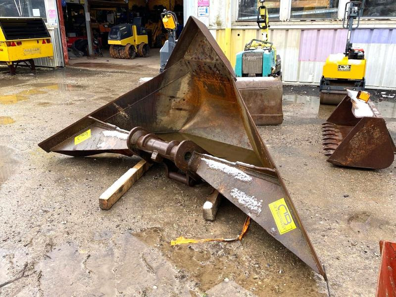 Godet trapèze attache Morin M6 - Excavator bucket: picture 3 Godet trapèze attache Morin M6 - Excavator bucket: picture 3