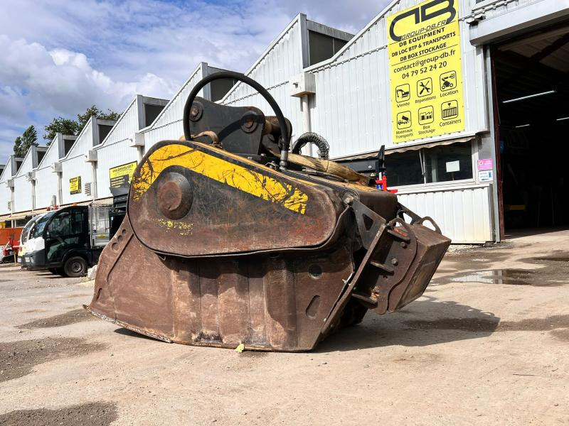 MB CRUSHER BF70.2 GODET CONCASSEUR AVEC AIMANT - Excavator bucket for Construction machinery: picture 3 MB CRUSHER BF70.2 GODET CONCASSEUR AVEC AIMANT - Excavator bucket for Construction machinery: picture 3