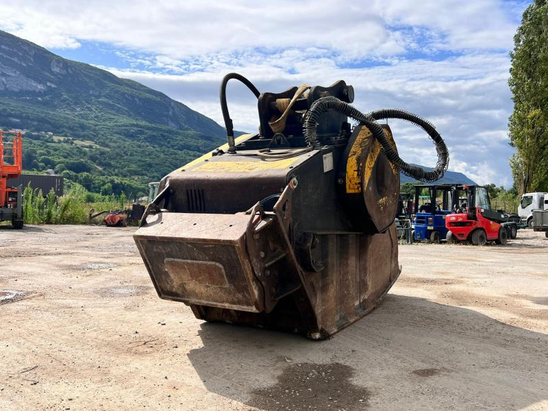 MB CRUSHER BF70.2 GODET CONCASSEUR AVEC AIMANT - Excavator bucket for Construction machinery: picture 2 MB CRUSHER BF70.2 GODET CONCASSEUR AVEC AIMANT - Excavator bucket for Construction machinery: picture 2