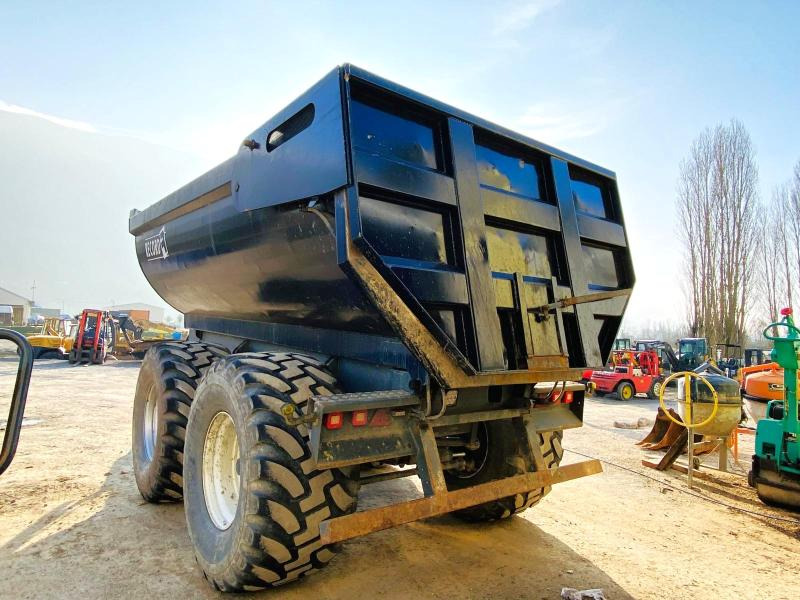 RECORD R TP17 REMORQUE AGRICOLE - Farm tipping trailer/ Dumper: picture 4 RECORD R TP17 REMORQUE AGRICOLE - Farm tipping trailer/ Dumper: picture 4