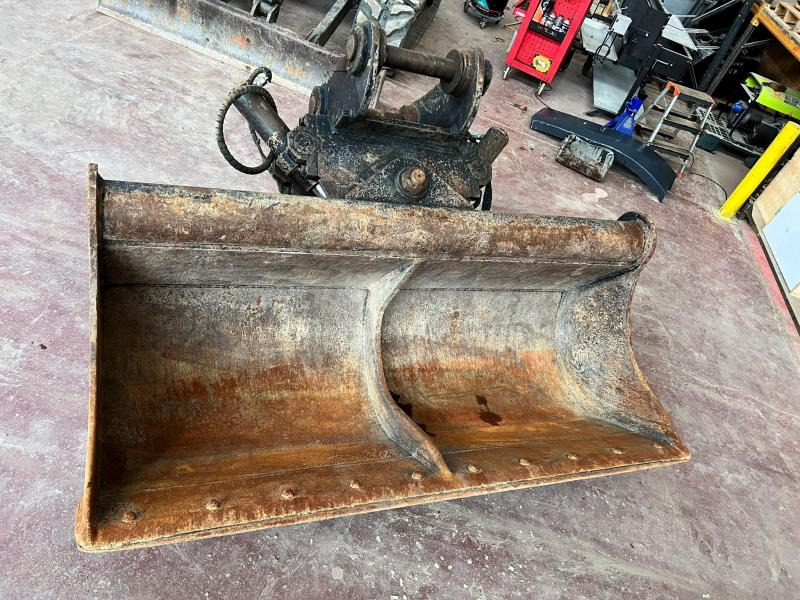 THIERE GODET CURAGE INCLINABLE TILT POUR PELLE DE 20T - Excavator bucket for Construction machinery: picture 2 THIERE GODET CURAGE INCLINABLE TILT POUR PELLE DE 20T - Excavator bucket for Construction machinery: picture 2