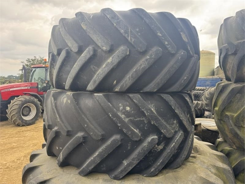 John Deere 8000 R Series 600 and 710 Wheels and Tyre's - Agricultural machinery: picture 4 John Deere 8000 R Series 600 and 710 Wheels and Tyre's - Agricultural machinery: picture 4