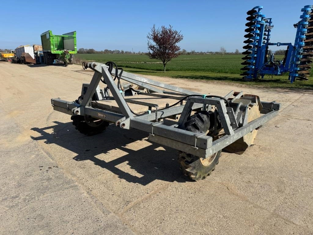 Briggs Tied Ridger - Potato equipment: picture 1 Briggs Tied Ridger - Potato equipment: picture 1