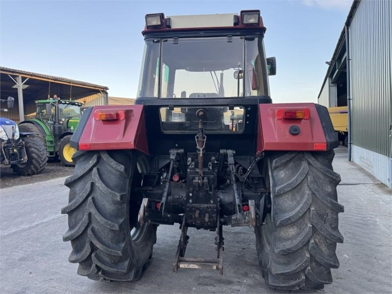 Farm tractor Case International 1056XL 2WD: picture 6