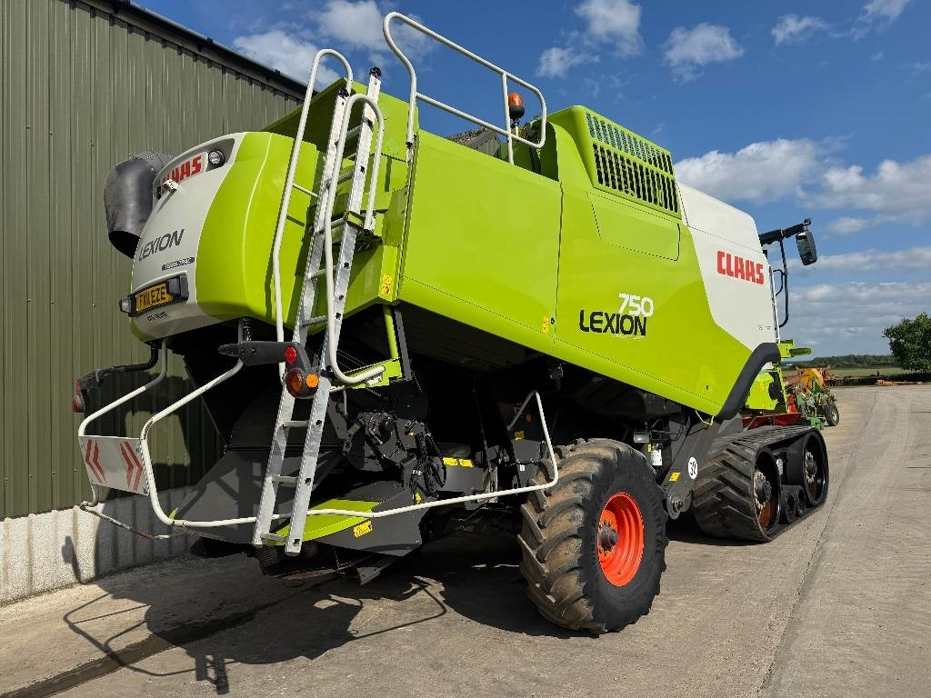 Claas Lexion 750TT APS Hybrid c/w V900 Header - Combine harvester: picture 4 Claas Lexion 750TT APS Hybrid c/w V900 Header - Combine harvester: picture 4