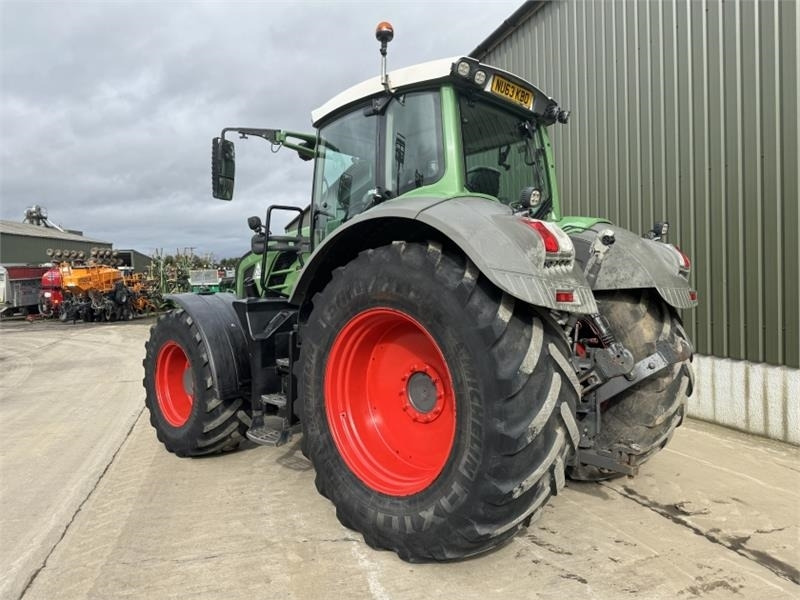Fendt 828 ECR Vario Profi Plus **Video Below** - Farm tractor: picture 2 Fendt 828 ECR Vario Profi Plus **Video Below** - Farm tractor: picture 2