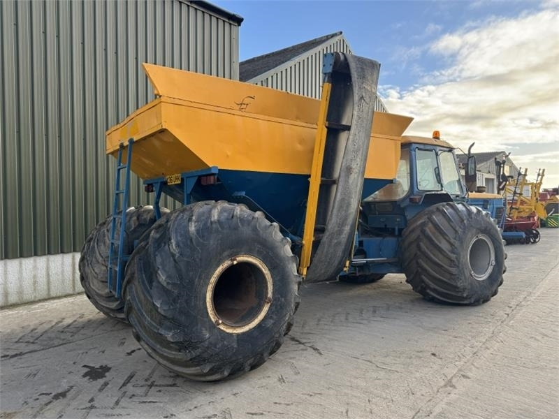 Ford 8210 Self Propelled Gravel Cart - Farm tractor: picture 4 Ford 8210 Self Propelled Gravel Cart - Farm tractor: picture 4