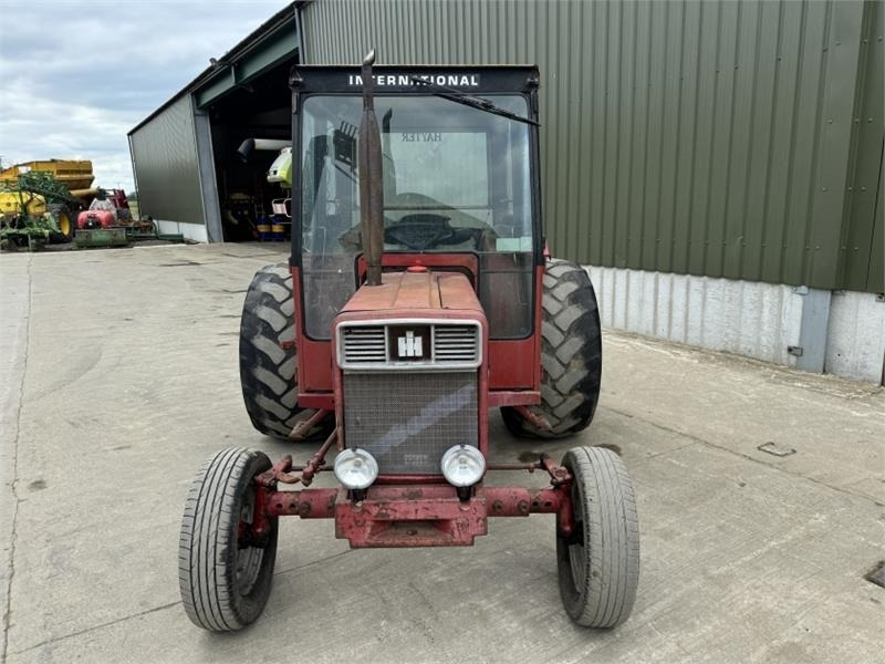 International 533 Tractor - Farm tractor: picture 5 International 533 Tractor - Farm tractor: picture 5