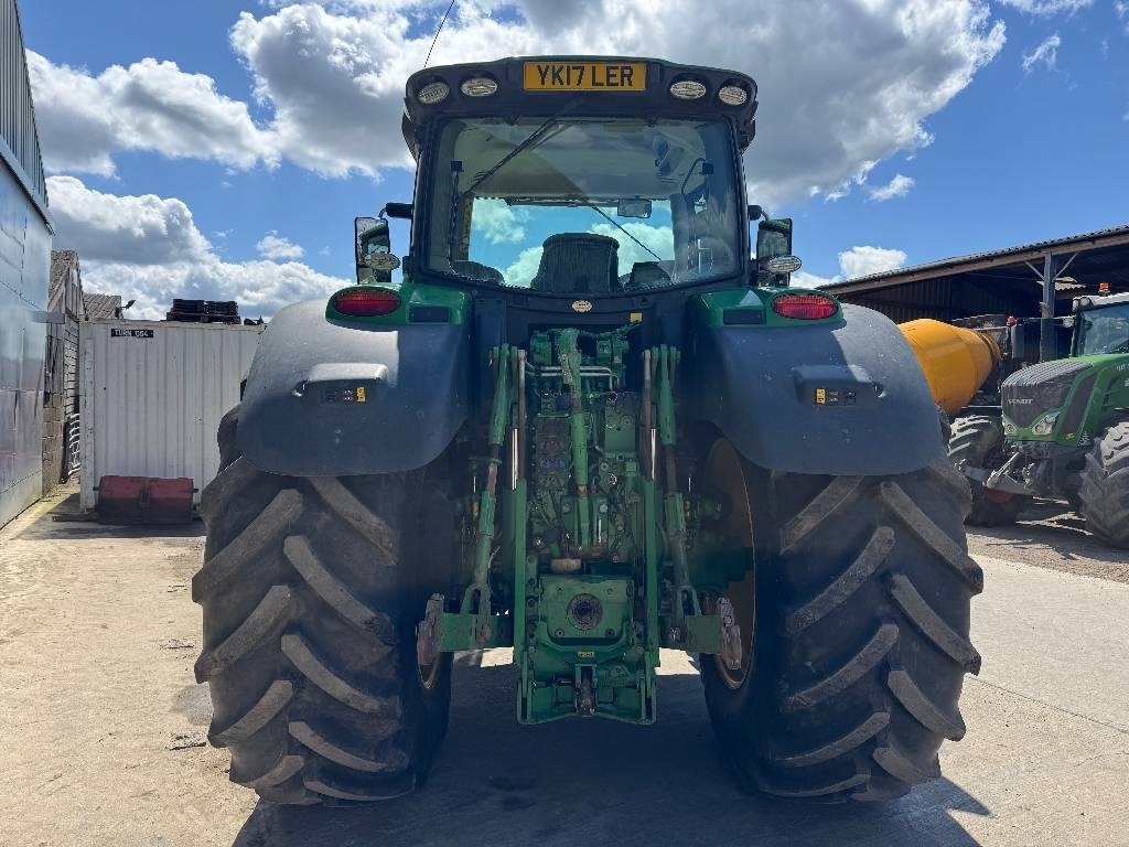 John Deere 6215 R AutoPower - Farm tractor: picture 5 John Deere 6215 R AutoPower - Farm tractor: picture 5