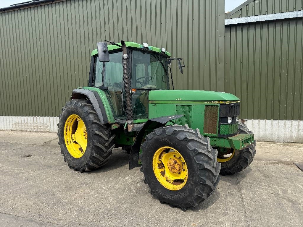 John Deere 6800 - Farm tractor: picture 3 John Deere 6800 - Farm tractor: picture 3