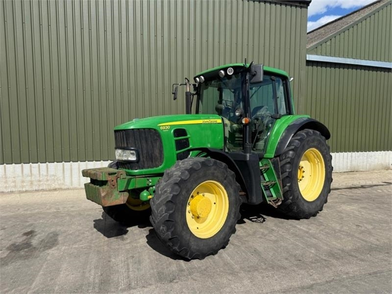 John Deere 6930 Premium  - Farm tractor: picture 1 John Deere 6930 Premium  - Farm tractor: picture 1