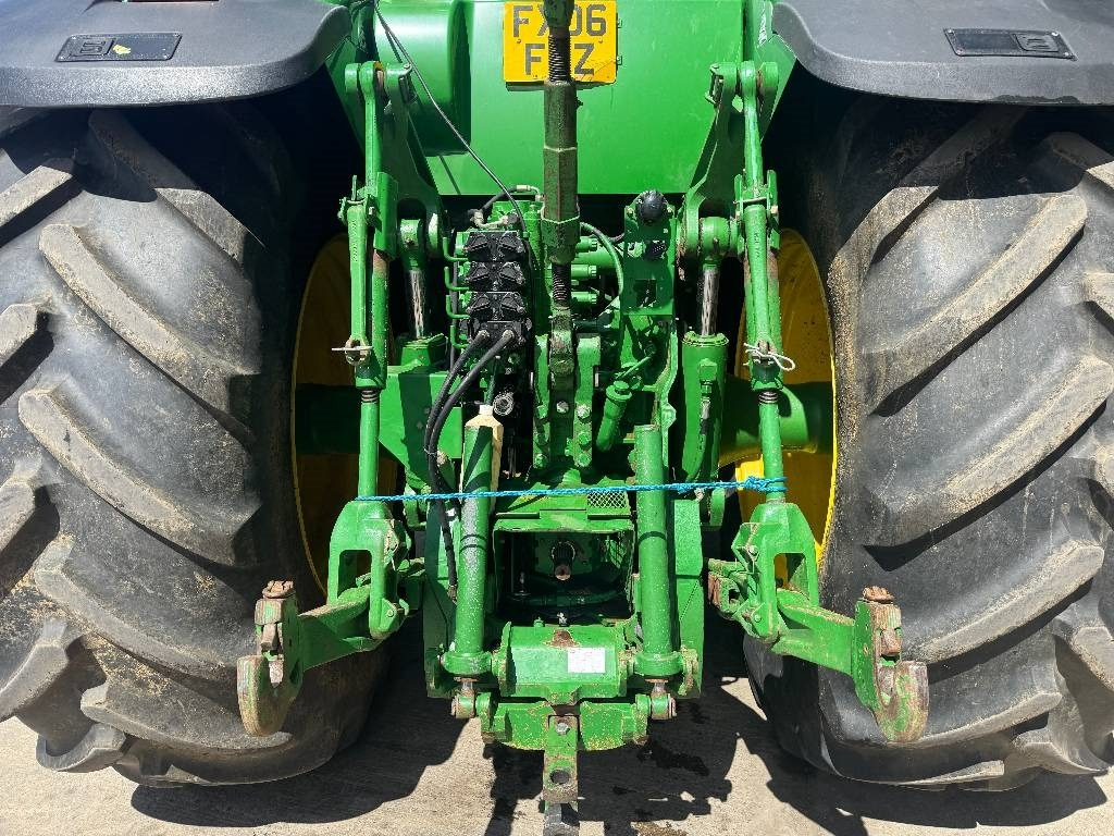 John Deere 8420 - Farm tractor: picture 4 John Deere 8420 - Farm tractor: picture 4