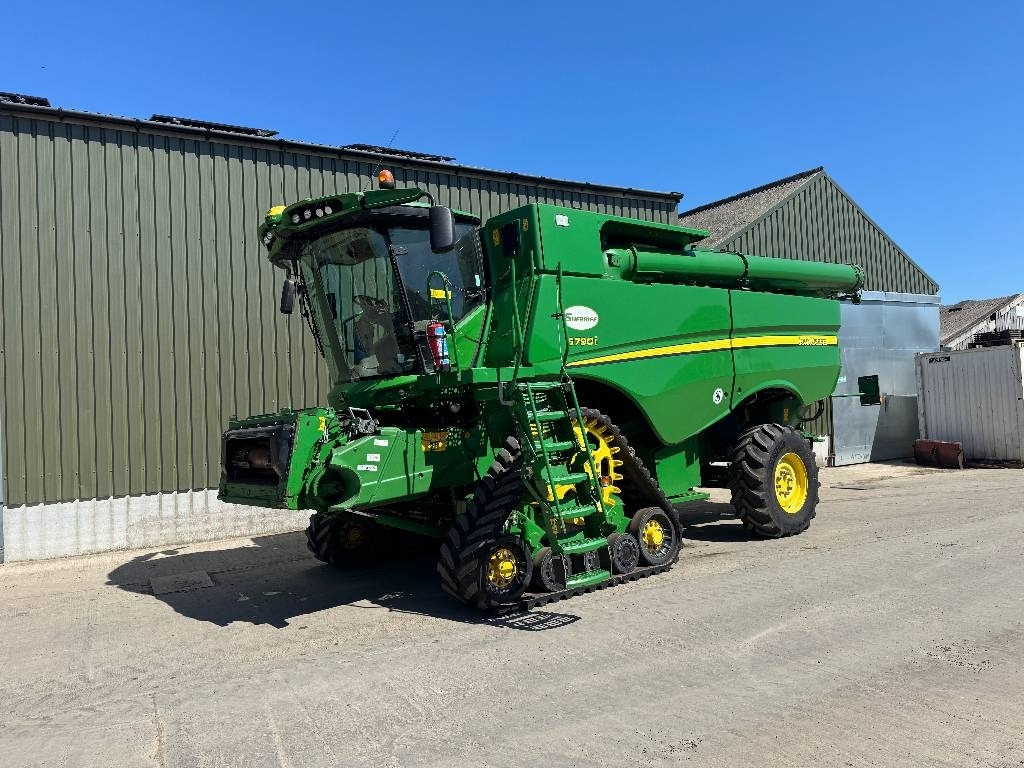 John Deere S790i c/w 735D Hydra Float - Combine harvester: picture 1 John Deere S790i c/w 735D Hydra Float - Combine harvester: picture 1