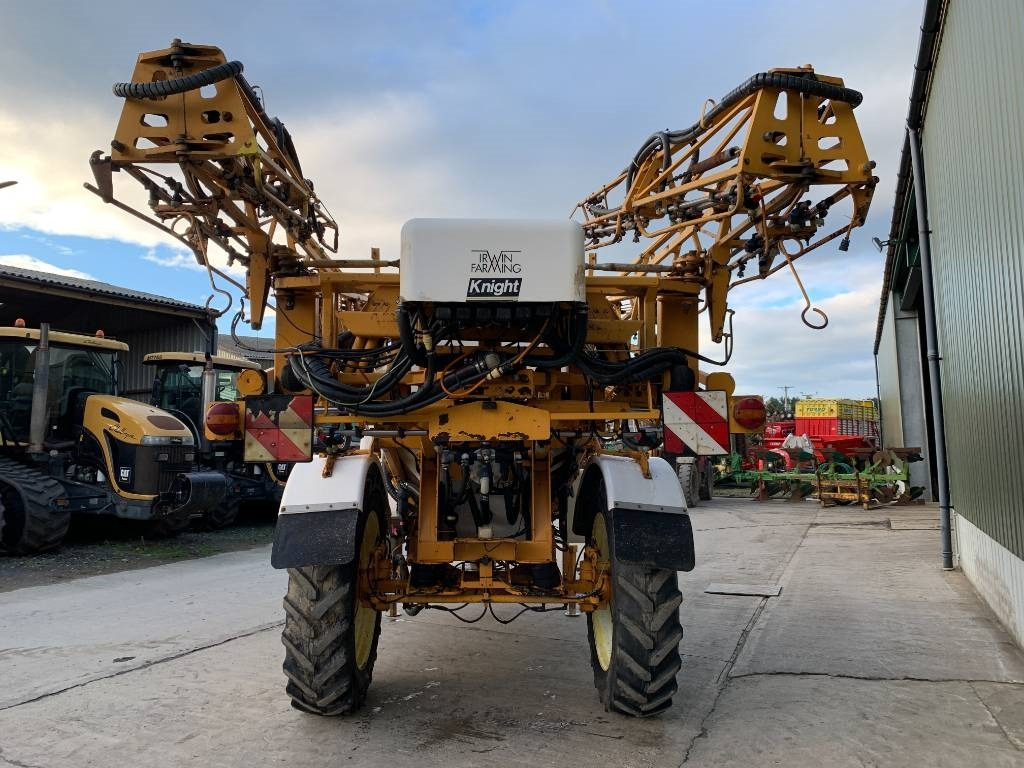 Knight 28 Meter 3800 Litre Trailed Sprayer - Trailed sprayer: picture 3 Knight 28 Meter 3800 Litre Trailed Sprayer - Trailed sprayer: picture 3