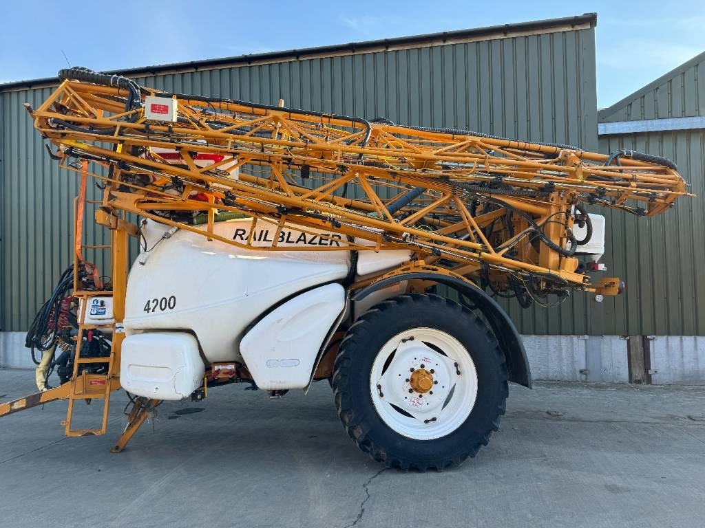 Knight Trailblazer 4200L 36M Trailed Sprayer - Trailed sprayer: picture 2 Knight Trailblazer 4200L 36M Trailed Sprayer - Trailed sprayer: picture 2