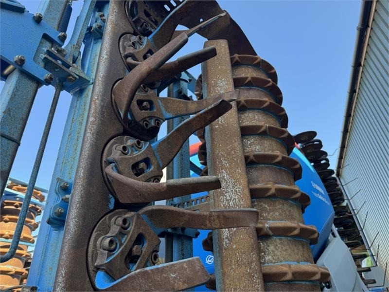 Leasing of Lemken Zirkon 12 / Solitair 25 6m Combination Drill  Lemken Zirkon 12 / Solitair 25 6m Combination Drill: picture 17