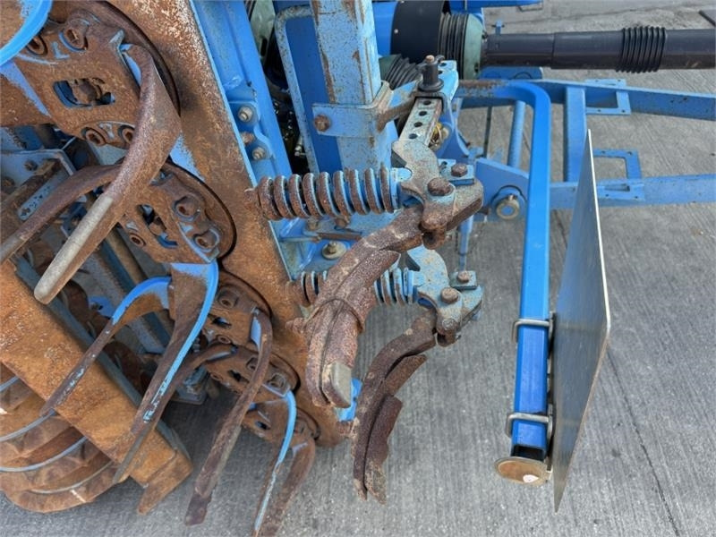Leasing of Lemken Zirkon 12 / Solitair 25 6m Combination Drill  Lemken Zirkon 12 / Solitair 25 6m Combination Drill: picture 12