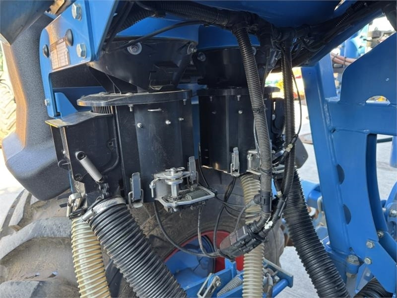 Leasing of Lemken Zirkon 12 / Solitair 25 6m Combination Drill  Lemken Zirkon 12 / Solitair 25 6m Combination Drill: picture 20
