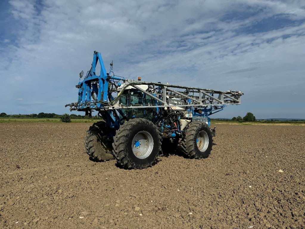Matrot M44D 36m Self Propelled Sprayer - Self-propelled sprayer: picture 1 Matrot M44D 36m Self Propelled Sprayer - Self-propelled sprayer: picture 1