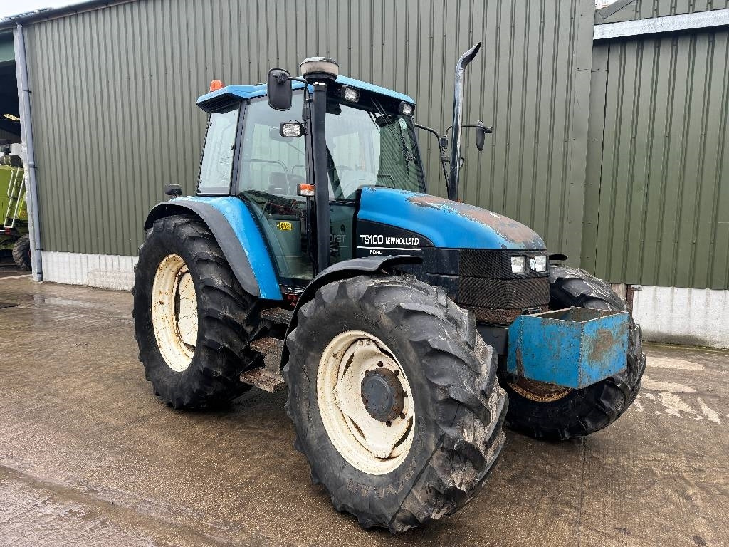 New Holland TS 100 - Farm tractor: picture 3 New Holland TS 100 - Farm tractor: picture 3