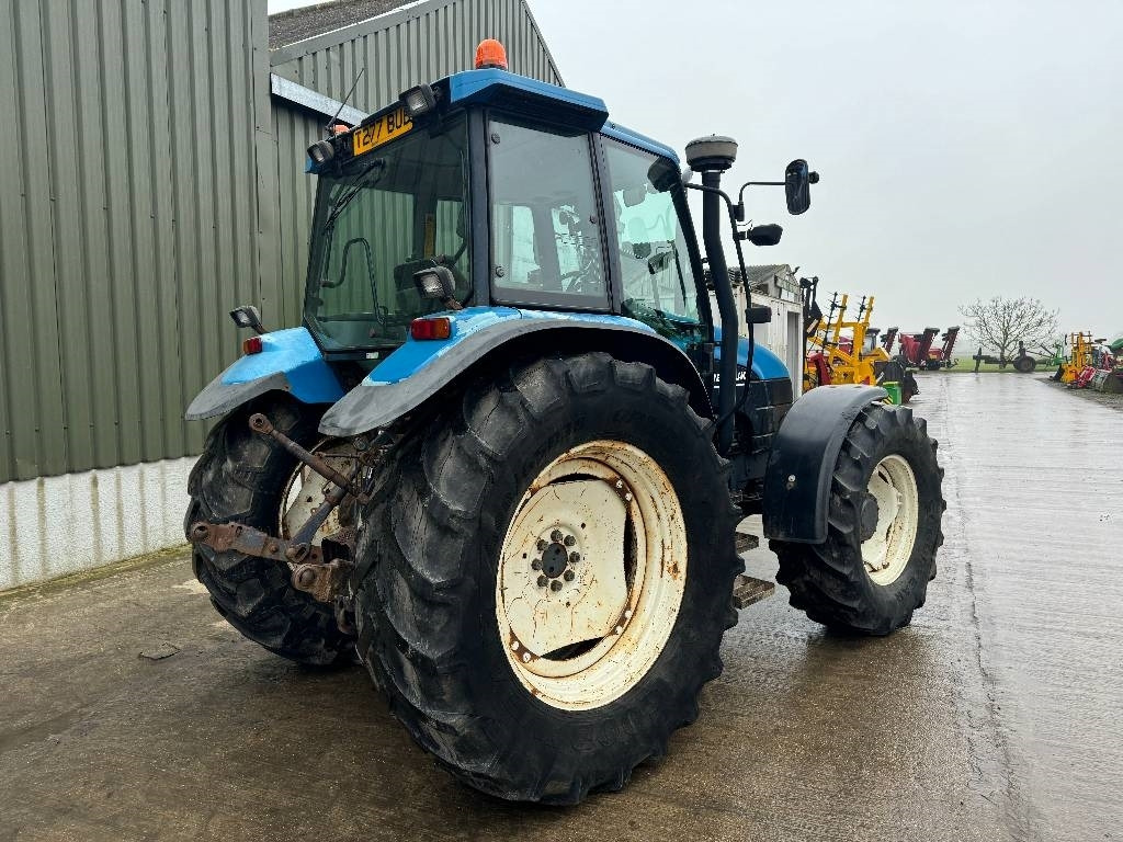 New Holland TS 100 - Farm tractor: picture 4 New Holland TS 100 - Farm tractor: picture 4