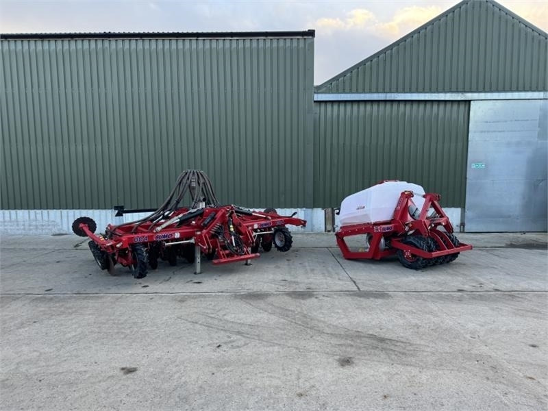 Sumo DD4 Seed Drill c/w Front Tank  - Combine seed drill: picture 1 Sumo DD4 Seed Drill c/w Front Tank  - Combine seed drill: picture 1