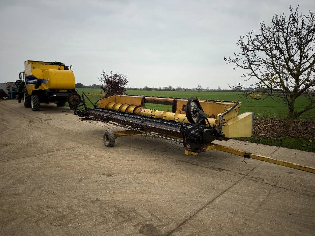 Sund 20Ft Pea Header - Harvester attachment: picture 1 Sund 20Ft Pea Header - Harvester attachment: picture 1