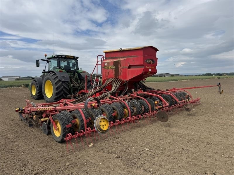 Vaderstad Rapid A800s **Video Below**  - Combine seed drill: picture 4 Vaderstad Rapid A800s **Video Below**  - Combine seed drill: picture 4