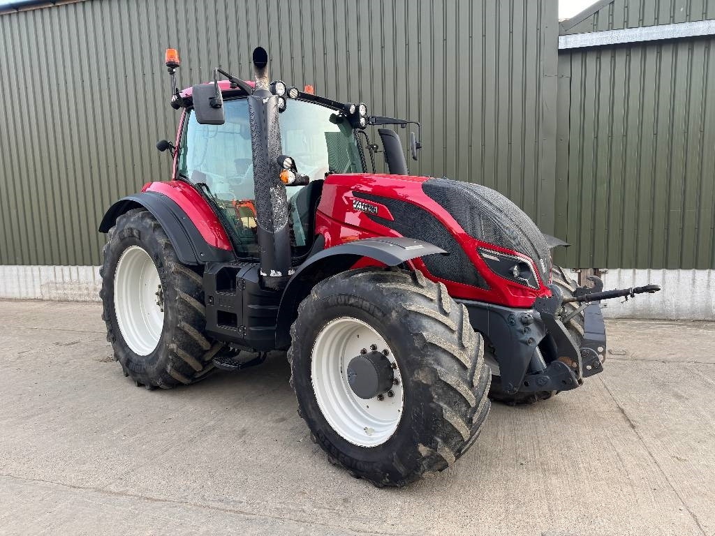 Valtra T194 Versu - Farm tractor: picture 3 Valtra T194 Versu - Farm tractor: picture 3