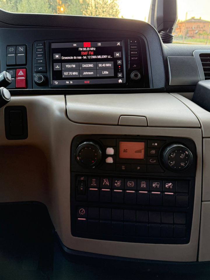 Curtain side truck MAN TGM 12.250 / TGL / BURTO - FIRANKA / WINDA / 18 PALET / AUTOMAT: picture 26