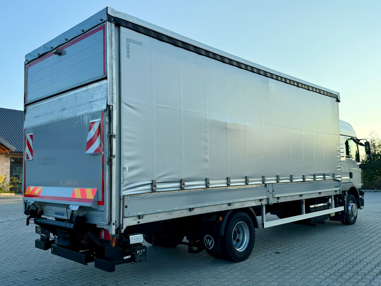 MAN TGM 12.250 / TGL / BURTO - FIRANKA / WINDA / 18 PALET / AUTOMAT - Curtain side truck: picture 3 MAN TGM 12.250 / TGL / BURTO - FIRANKA / WINDA / 18 PALET / AUTOMAT - Curtain side truck: picture 3