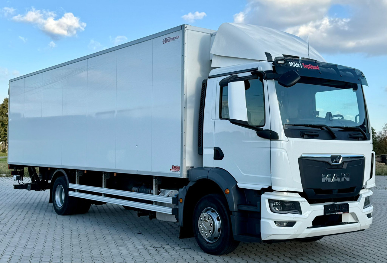 MAN TGM 15.290 / CHŁODNIA / WINDA / 8.3 M DŁUGOŚCI / 20 EUROPALET / THERMO KING / +30/-30 / AUTOMAT / 2021 ROK / SERWISOWANY - Refrigerated truck: picture 1 MAN TGM 15.290 / CHŁODNIA / WINDA / 8.3 M DŁUGOŚCI / 20 EUROPALET / THERMO KING / +30/-30 / AUTOMAT / 2021 ROK / SERWISOWANY - Refrigerated truck: picture 1