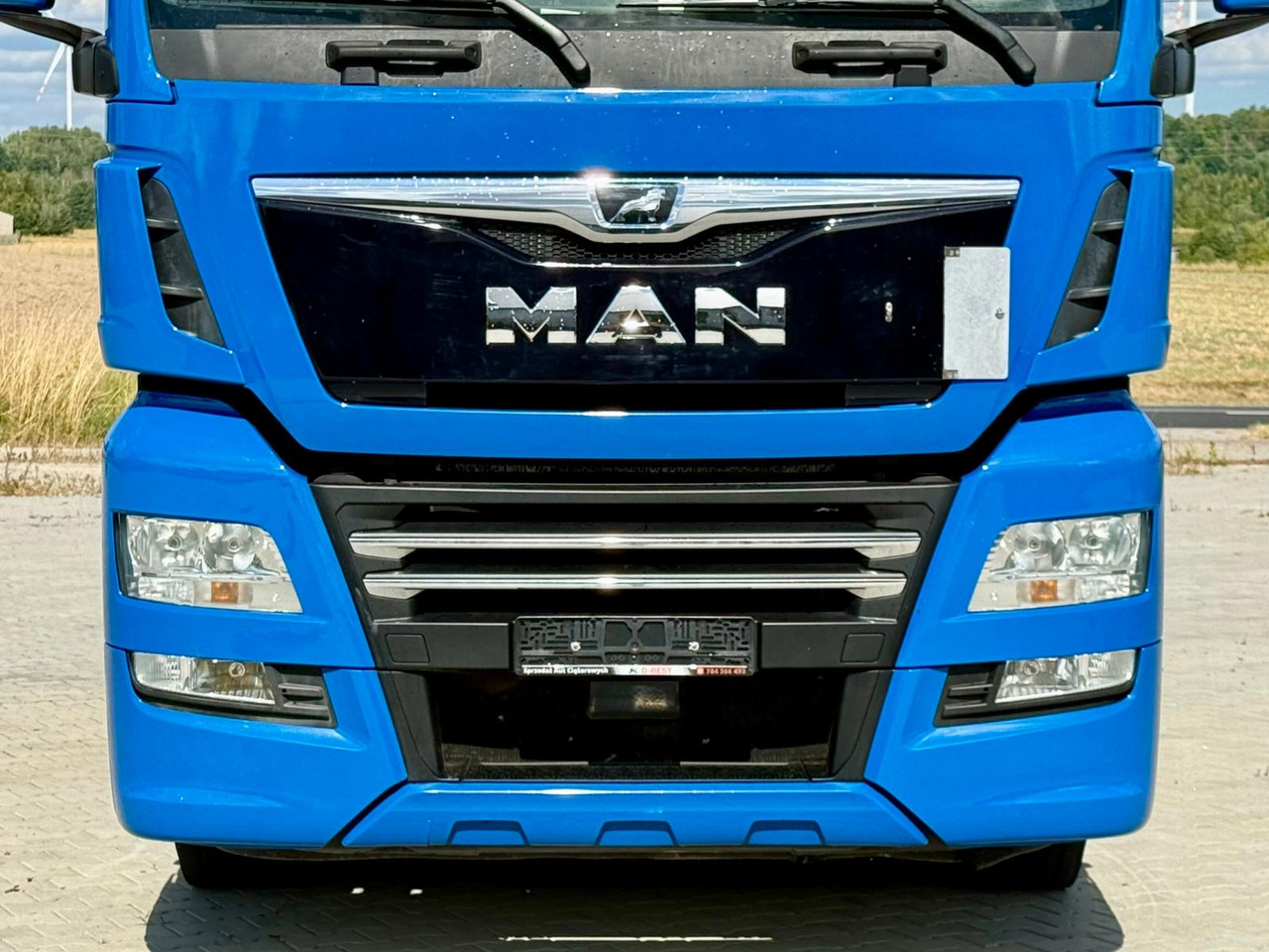 Box truck MAN TGX 26.420 / KONTENER / WINDA / 8.5 M DŁUGOŚCI / 21 EUROPALET / 6x2 / 3 OŚ PODNOSZONA I SKRĘTNA / ŁADOWNOŚĆ 14 415 KG / 2018 ROK / Z NIEMIEC: picture 12 Box truck MAN TGX 26.420 / KONTENER / WINDA / 8.5 M DŁUGOŚCI / 21 EUROPALET / 6x2 / 3 OŚ PODNOSZONA I SKRĘTNA / ŁADOWNOŚĆ 14 415 KG / 2018 ROK / Z NIEMIEC: picture 12