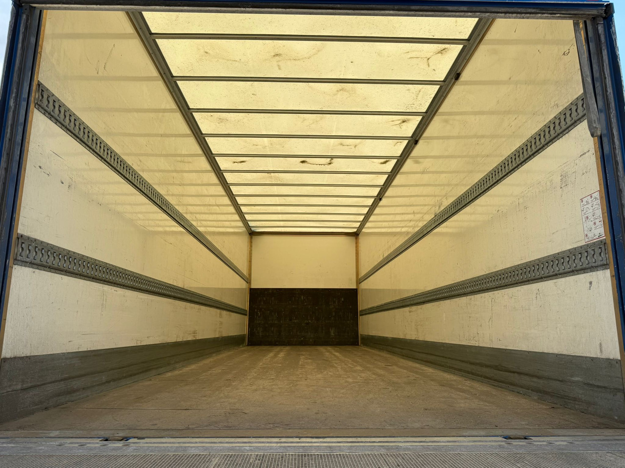 Box truck MAN TGX 26.420 / KONTENER / WINDA / 8.5 M DŁUGOŚCI / 21 EUROPALET / 6x2 / 3 OŚ PODNOSZONA I SKRĘTNA / ŁADOWNOŚĆ 14 415 KG / 2018 ROK / Z NIEMIEC: picture 19 Box truck MAN TGX 26.420 / KONTENER / WINDA / 8.5 M DŁUGOŚCI / 21 EUROPALET / 6x2 / 3 OŚ PODNOSZONA I SKRĘTNA / ŁADOWNOŚĆ 14 415 KG / 2018 ROK / Z NIEMIEC: picture 19