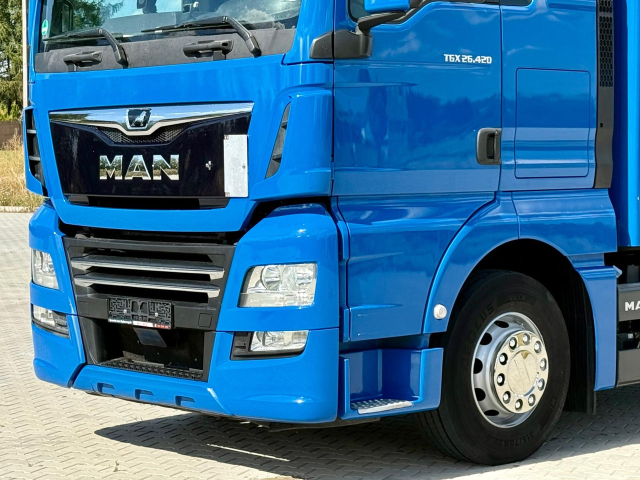 Box truck MAN TGX 26.420 / KONTENER / WINDA / 8.5 M DŁUGOŚCI / 21 EUROPALET / 6x2 / 3 OŚ PODNOSZONA I SKRĘTNA / ŁADOWNOŚĆ 14 415 KG / 2018 ROK / Z NIEMIEC: picture 10 Box truck MAN TGX 26.420 / KONTENER / WINDA / 8.5 M DŁUGOŚCI / 21 EUROPALET / 6x2 / 3 OŚ PODNOSZONA I SKRĘTNA / ŁADOWNOŚĆ 14 415 KG / 2018 ROK / Z NIEMIEC: picture 10