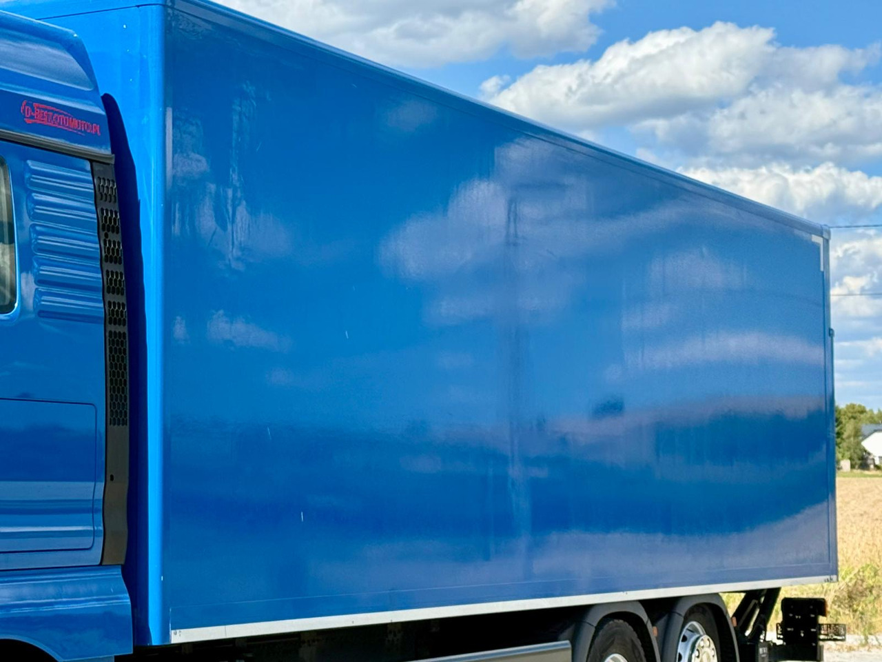 Box truck MAN TGX 26.420 / KONTENER / WINDA / 8.5 M DŁUGOŚCI / 21 EUROPALET / 6x2 / 3 OŚ PODNOSZONA I SKRĘTNA / ŁADOWNOŚĆ 14 415 KG / 2018 ROK / Z NIEMIEC: picture 16 Box truck MAN TGX 26.420 / KONTENER / WINDA / 8.5 M DŁUGOŚCI / 21 EUROPALET / 6x2 / 3 OŚ PODNOSZONA I SKRĘTNA / ŁADOWNOŚĆ 14 415 KG / 2018 ROK / Z NIEMIEC: picture 16